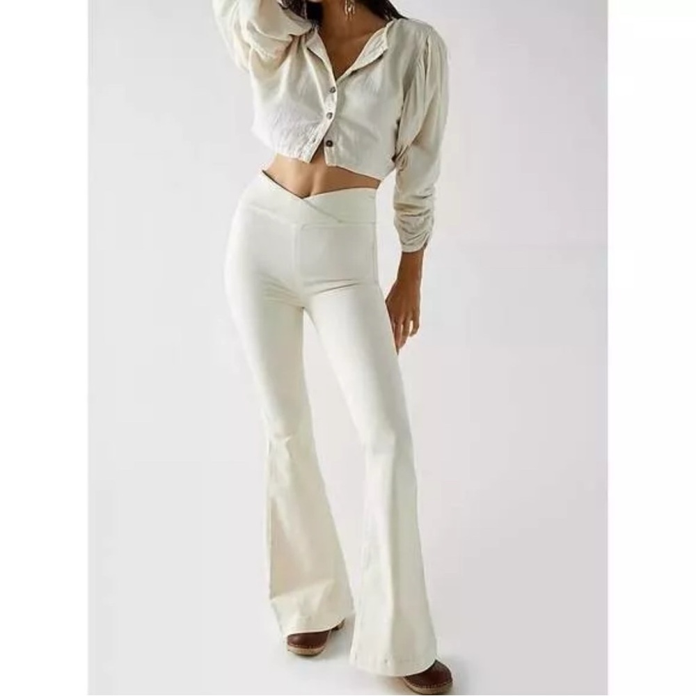 Free People We The Free Venice Beach High Rise Flare Jeans Cream Size 26